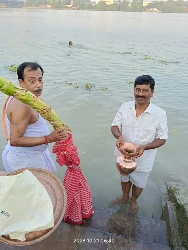 Kola bou snan in the Ganga
