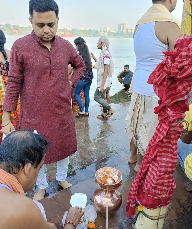Rituals on the riverbank